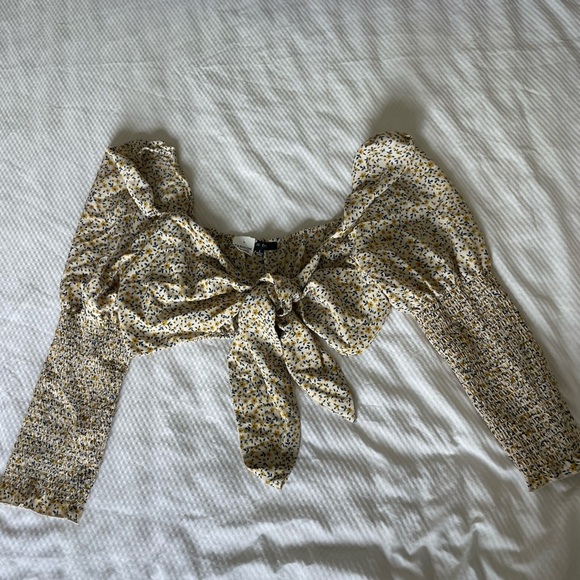 Love Tree Floral Tie Front Crop Blouse - Picture 1 of 8